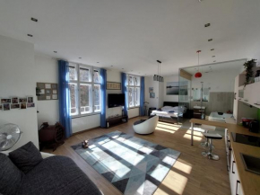 Sunny Studio at the Castle